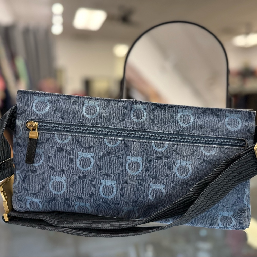 Salvatore Ferragamo Vintage Denim Gancini Monogram w Dust Bag - Picture 3 of 4